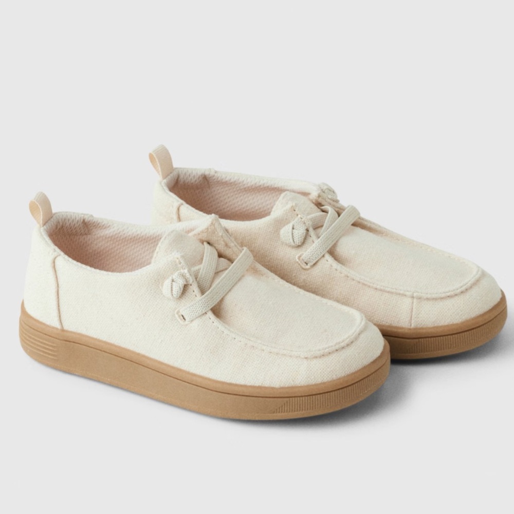 Gap Kids' Cream Canvas Shoes 
Size: 10T